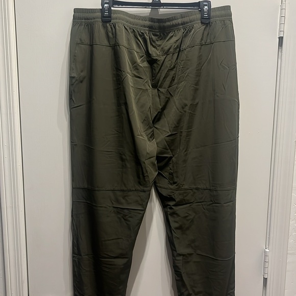 NWT Mens quick drying joggers 2 zipper pockets. XXL - Picture 8 of 8